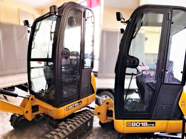 JCB 8018